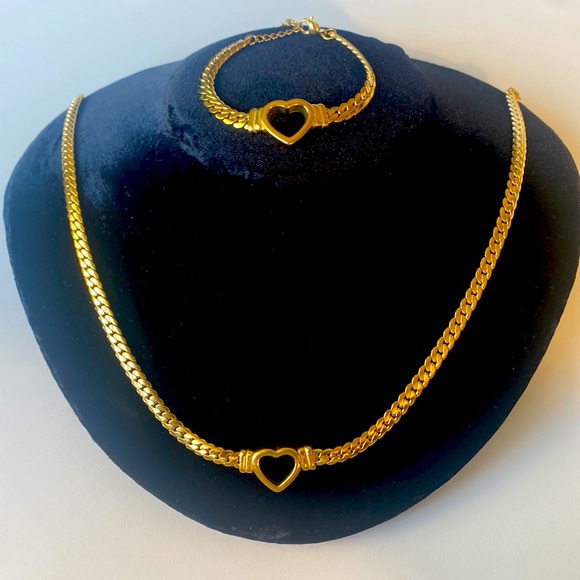 New Necklace and Bracelet Set - Titanium Steel Heart Design - Picture 7 of 8